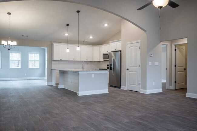 1106 Lackey Rd