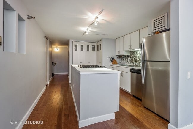 Photo - 1727 S Indiana Ave Unit 111