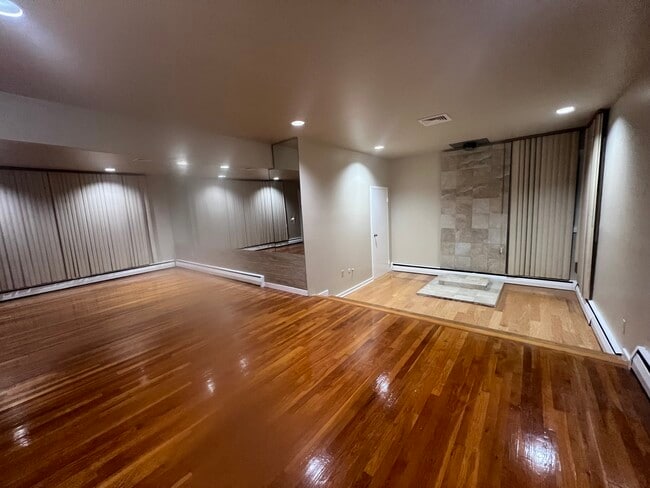 Photo - 810 Ashton St