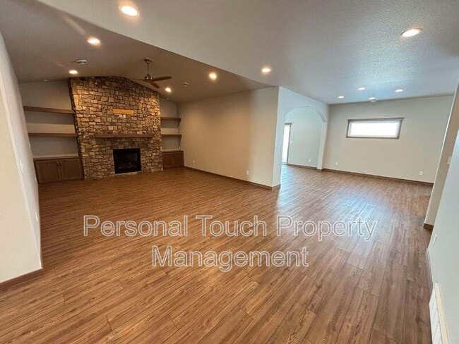 Photo - 1608 6th Ave NE