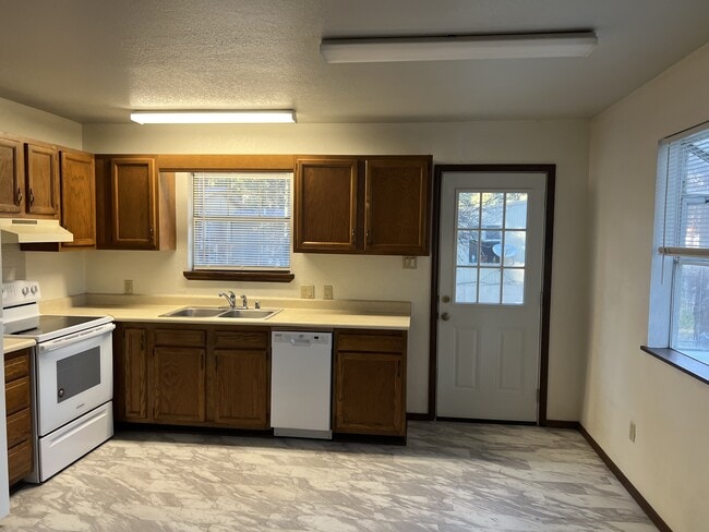 Photo - 108 Raymond Buckner Dr