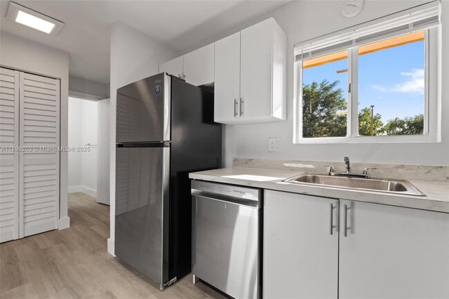Photo - 6255 SW Kendale Lakes Cir Unit B-230