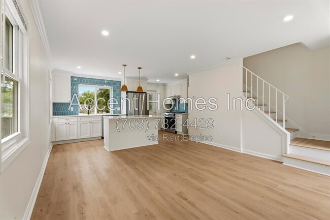 Photo - 2310 Riverview Terrace