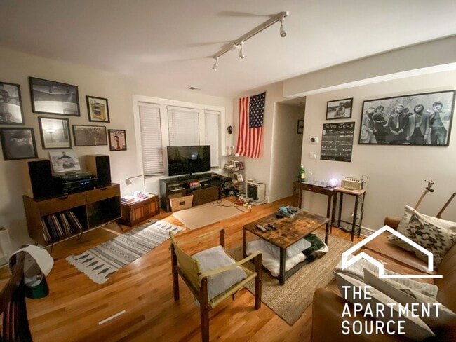 Photo - 2227 W Wilson Ave Unit 1