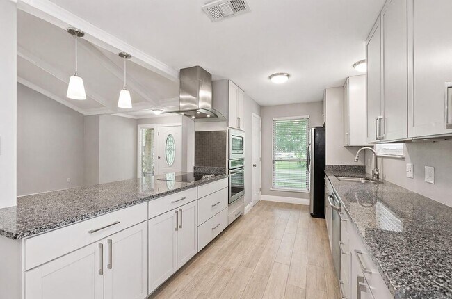 Photo - 15616 Council Ave