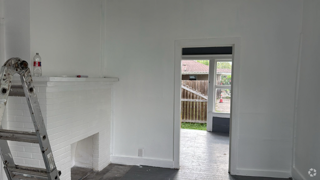 Building Photo - 201-203-203 E Washington Ave Rental