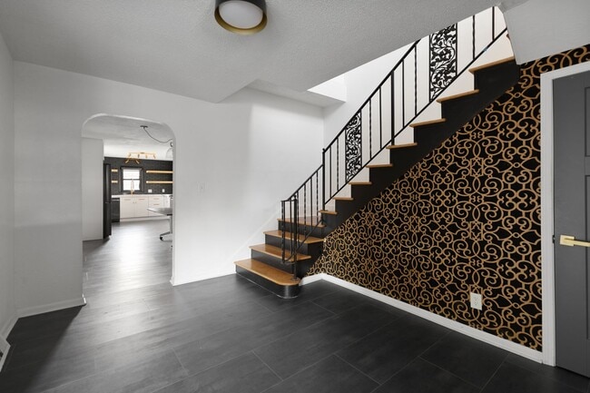 Photo - Pendleton Heights 4BR—Updated Historic Cha...