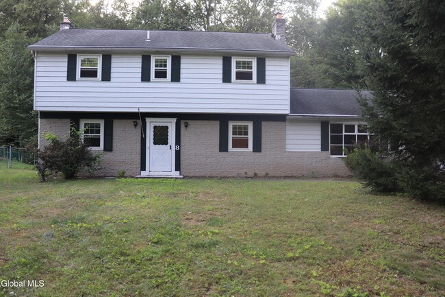 Photo - 8 Sweet Brier Dr
