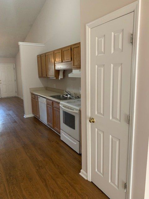 Photo - 2002 River Dr