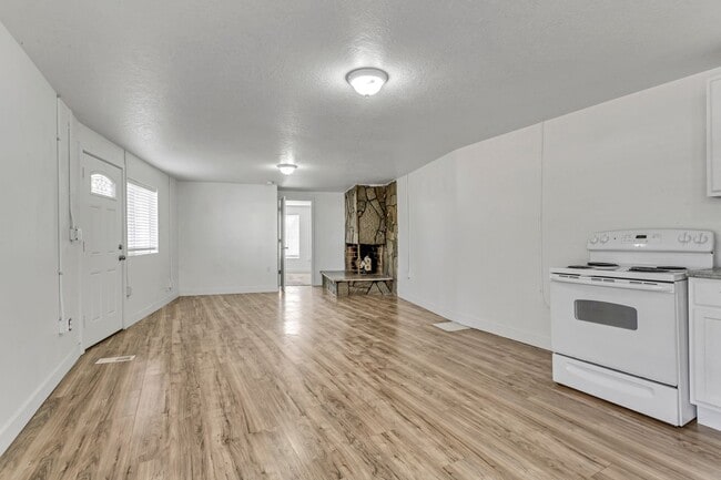 Photo - 13413 Minuteman Dr Unit #8