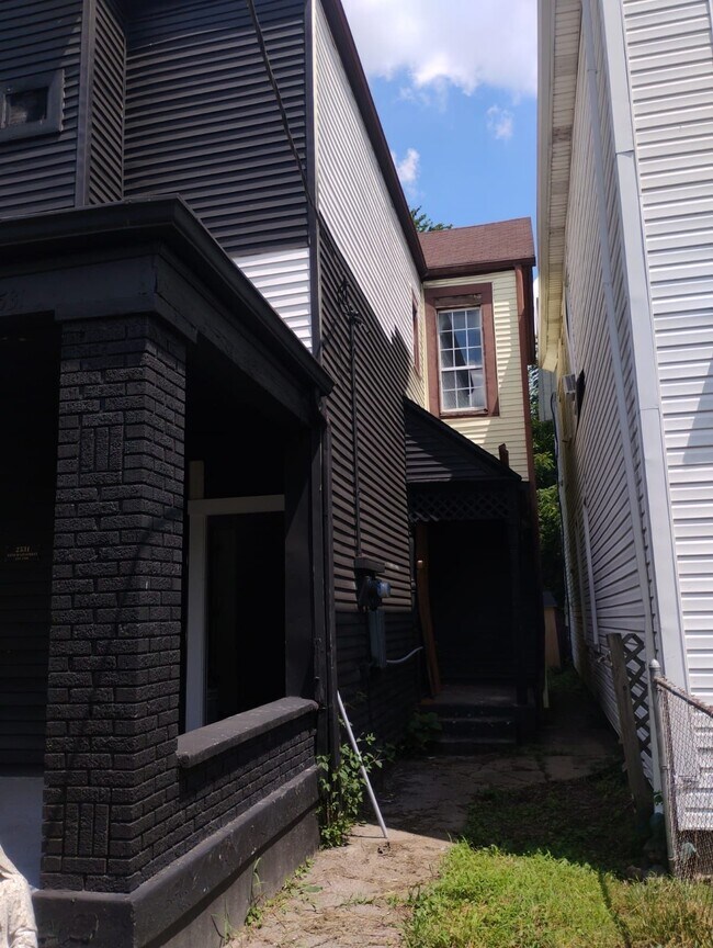 Photo - 2531 W Main St