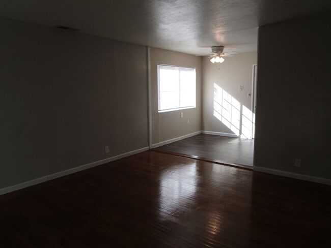 Photo - 1642 Dover Ave