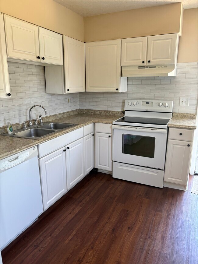 Photo - 3327 Turkeyfoot Rd