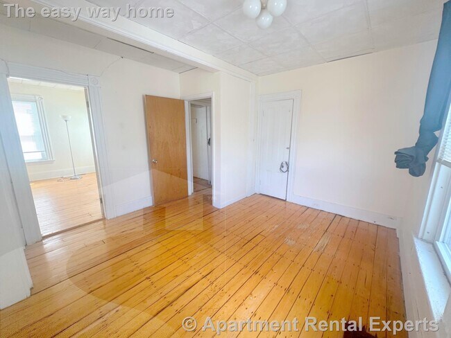 44 Elm St Unit 2