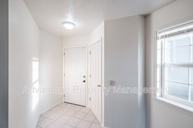 Photo - 2872 Raleigh Ct SE