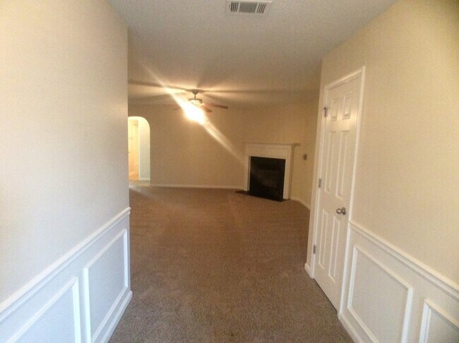 Photo - 1894 Roble Dr