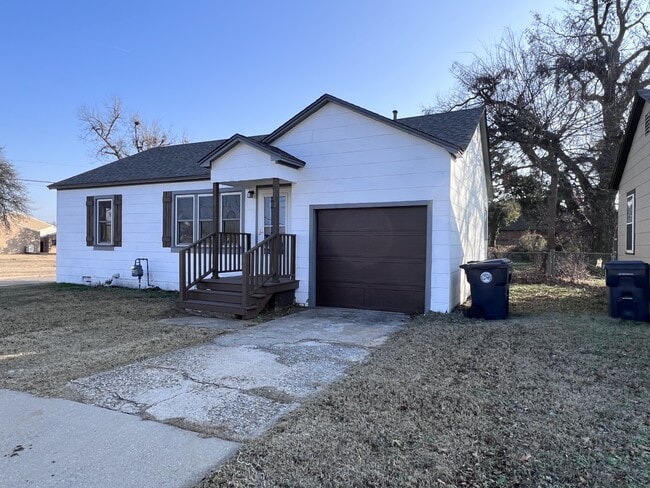 Building Photo - 6800 NW 39th Expy