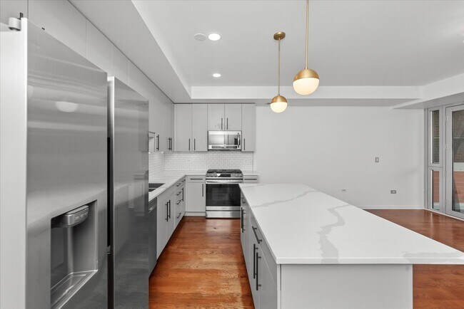 Photo - 744 W Fullerton Ave Unidad 202 Rental