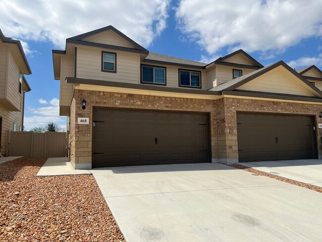 Photo - Luxury 3/2.5 2 Story Townhouse in NBTX