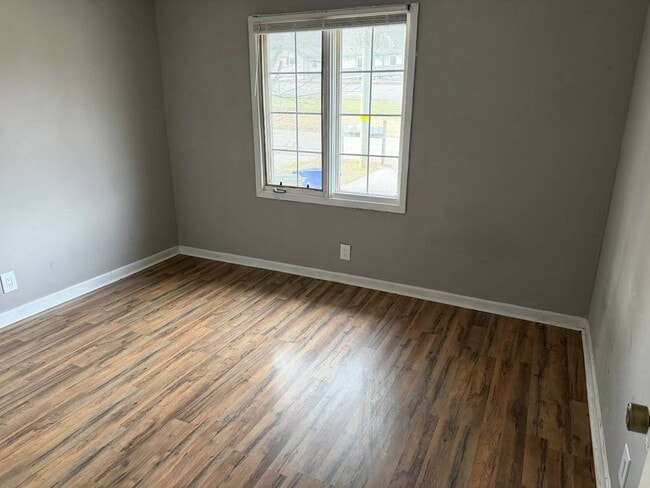 Photo - 2139 Dougs Way