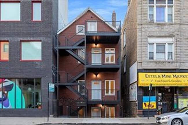 Building Photo - 1313 W Chicago Ave Unit 1R