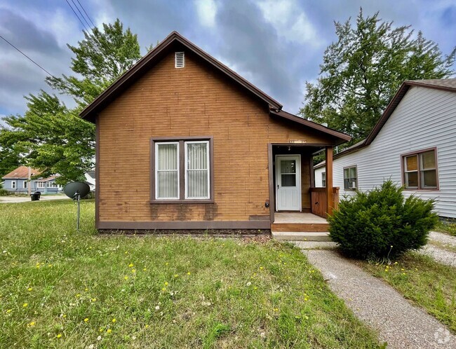 Building Photo - Three Bedroom Home in Muskegon