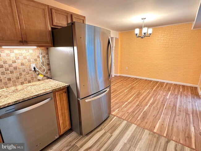 Photo - 4311 Cedarlake Ct