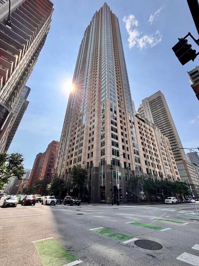 Photo - 33 W Ontario St Condo Unit 32D