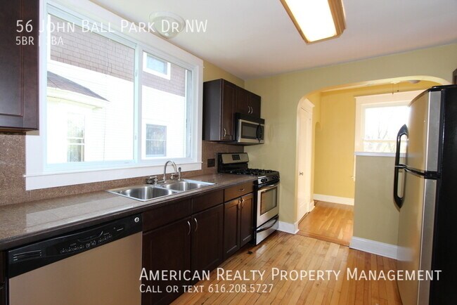 Photo - 56 John Ball Park Dr NW