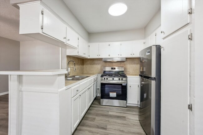 Building Photo - 101 Avondale St Unit 6 Rental