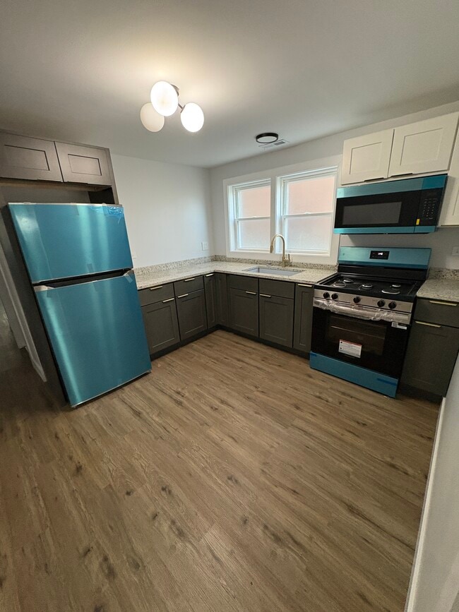 Building Photo - 1619 E 74th Pl Unit Garden