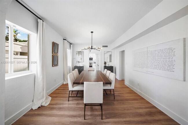 5237 La Gorce Dr