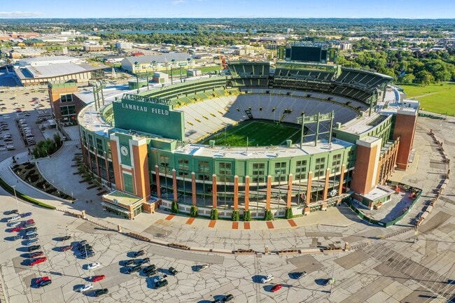 Photo - FURNISHED RENTAL: Luxury Townhome in Exclu...