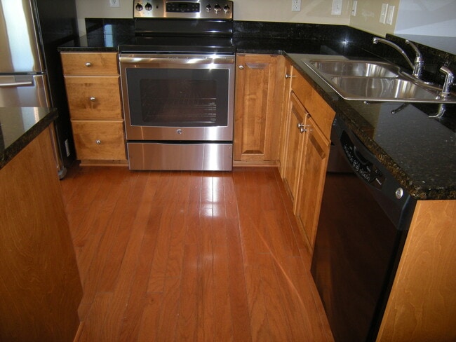 Photo - PORT WARWICK