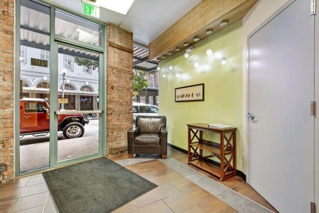 Photo - 201 Magazine St Unidad ID1251937P