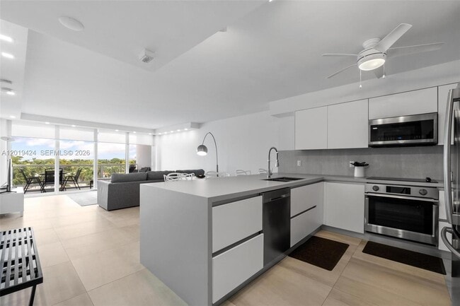 Photo - 5700 Collins Ave Unit 7J