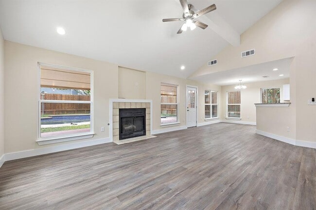 Photo - 507 Deercreek Ln
