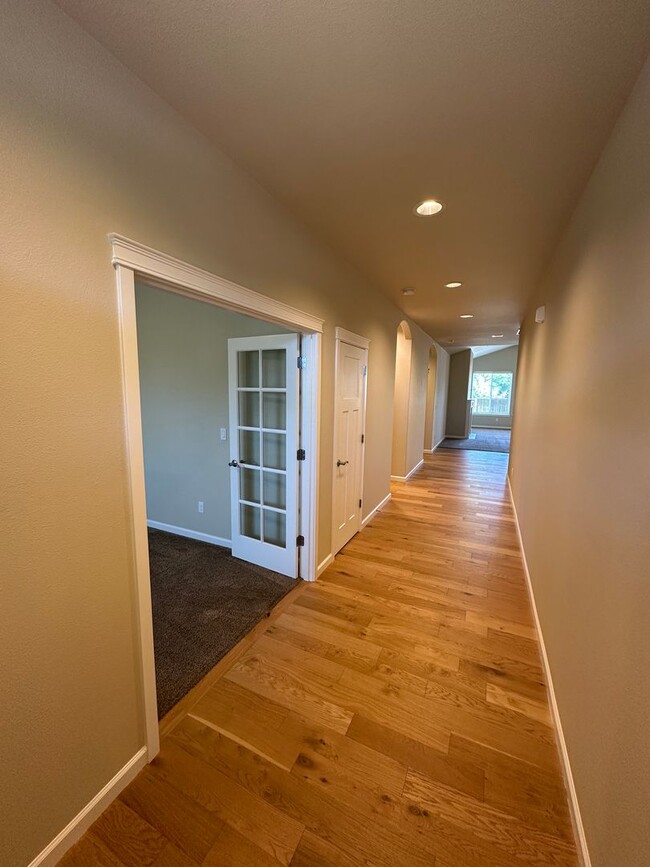 Photo - 9546 6th Way SE