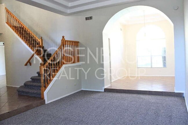 Photo - Gorgeous 5-bedrooms, 3-baths home in Super...