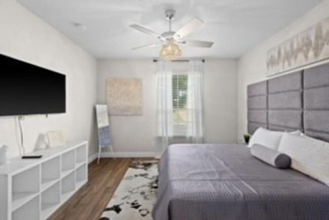 Photo - 1420 Alamandine Ave