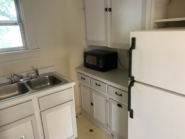 Photo - 410 W Green St