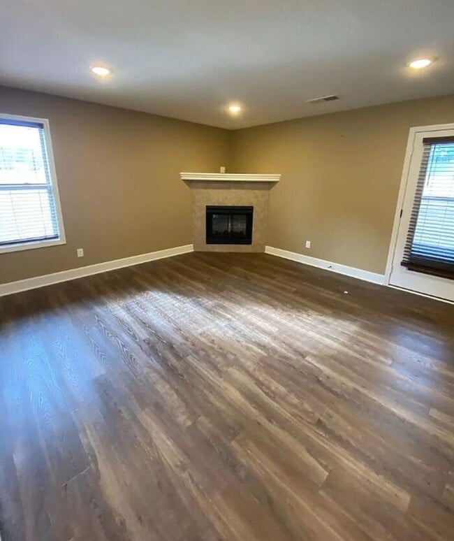 Photo - 3BR/2.5BA Home w/ Cul-De-Sac Lot in Platte City