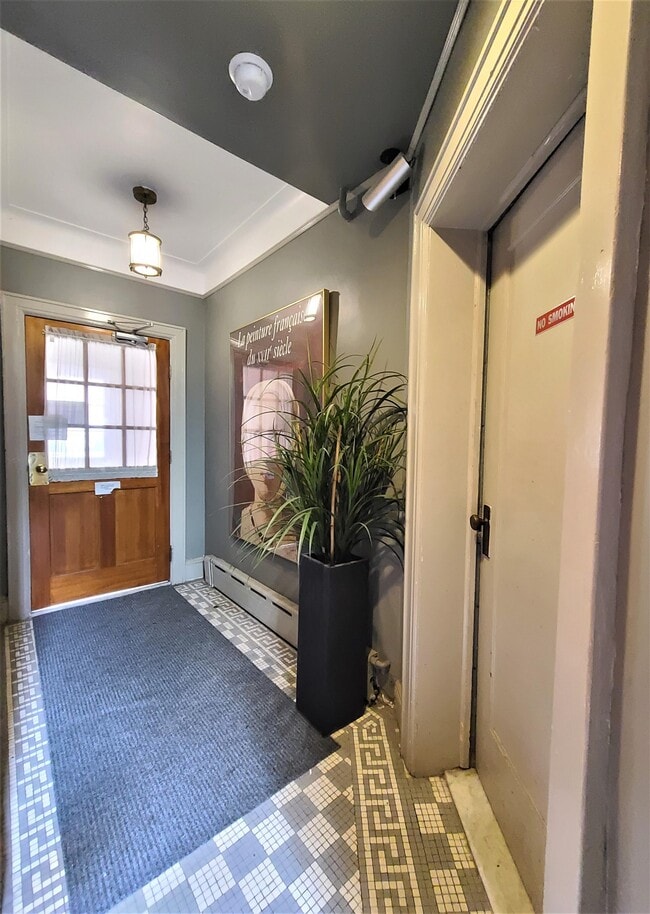 Photo - 10 66th St Unidad 2B