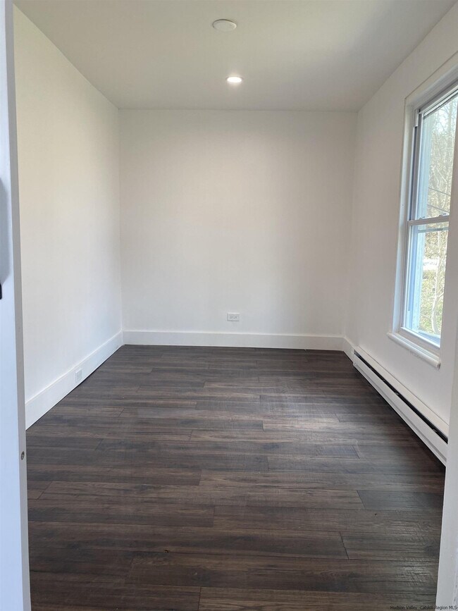 Photo - 1465 Creek Locks Rd