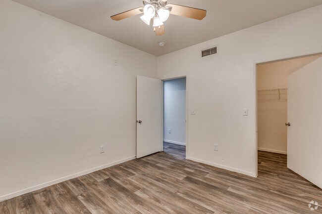 2 BR, 2 BA (Charlotte) - 1,062 SF