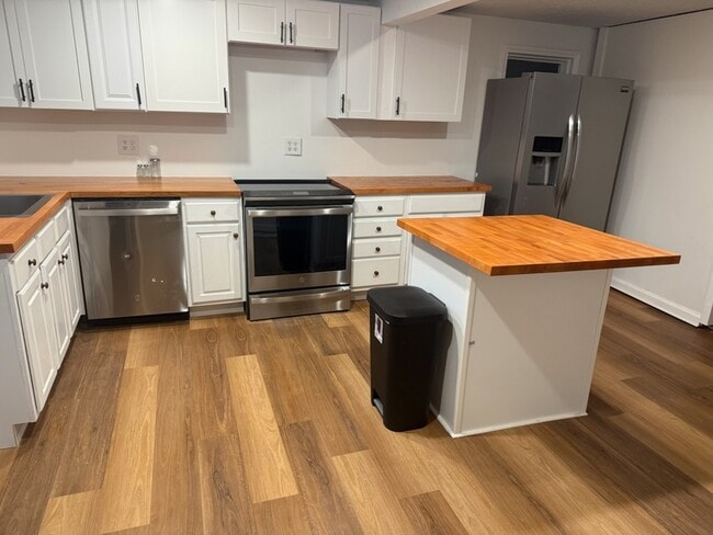 Photo - 5145 Patterson St