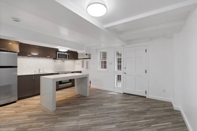Photo - 4481 MacArthur Blvd NW Unit B2