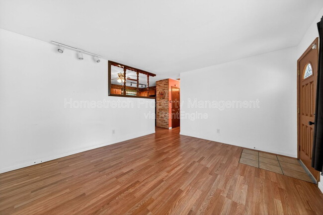 Photo - 1459 Redman Blvd