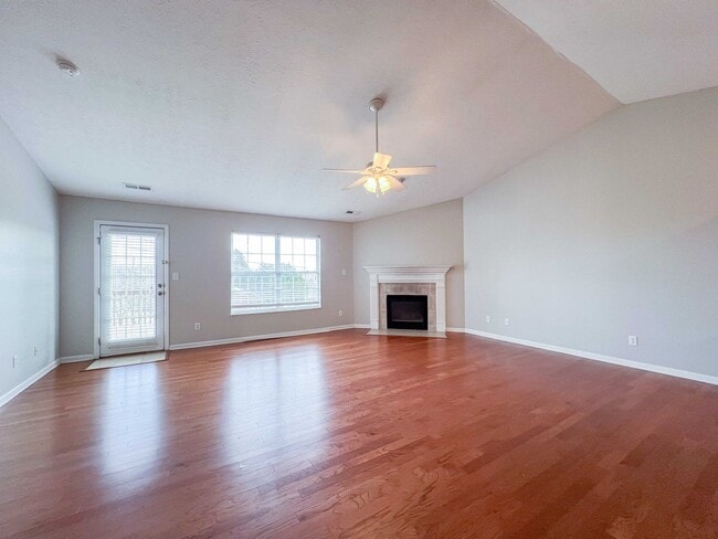 Photo - 2-Bedroom + office Condo Retreat with Pool Access