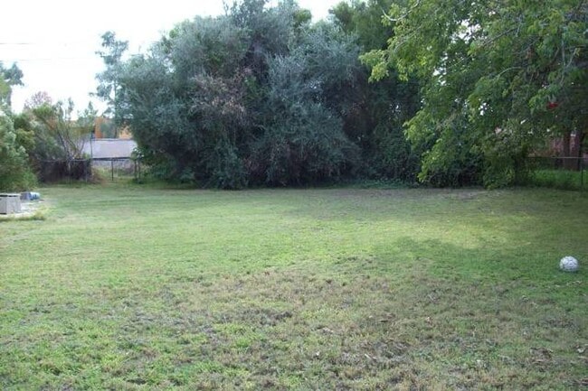 Photo - Spacious 3BR Tempe Home with Lush Yard & Irrigation – Available July 1!